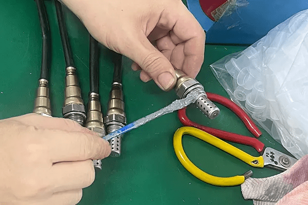 Pre-coated anti-twisting oil